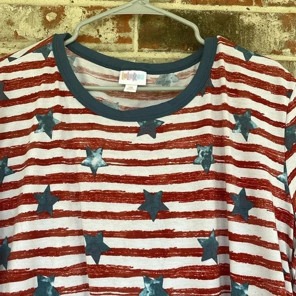 LuLaRoe Red White Blue Stars and Stripes Short Sleeved T-shirt - Picture 2 of 8